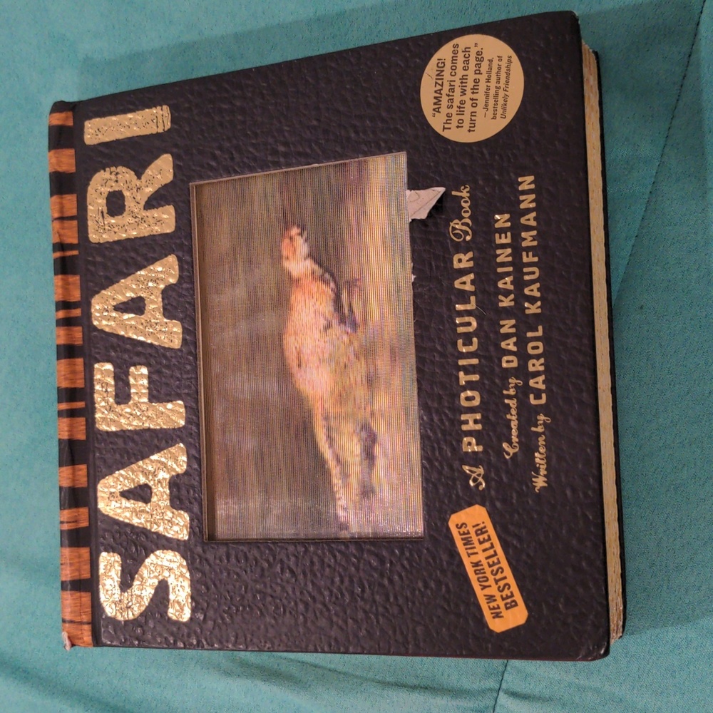 Safari: A photicular book
